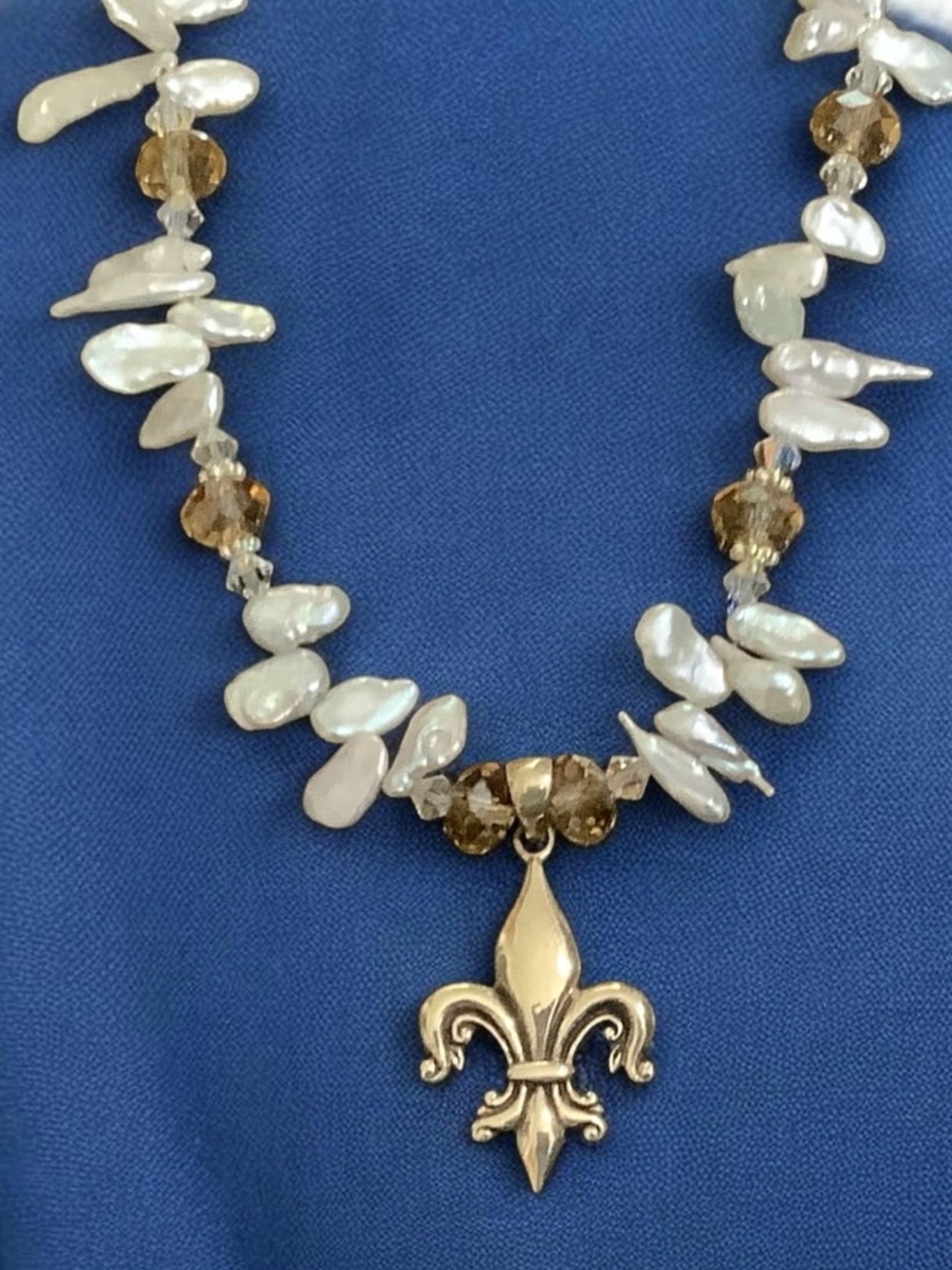 925 Silver Fleur-de-Lis Pendant Necklace with White Fresh Water Pearls